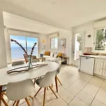 Appartamento Bohème With Seaview&private Garden, Antheor