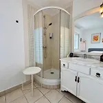 Appartamento Bohème With Seaview&private Garden, Antheor *