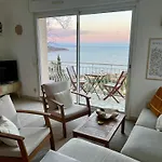 Boheme With Seaview & Private Garden, Antheor Apartment *
