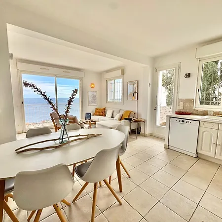 Apartment Boheme With Seaview & Private Garden, Antheor
