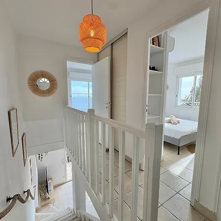 Boheme With Seaview & Private Garden, Antheor *