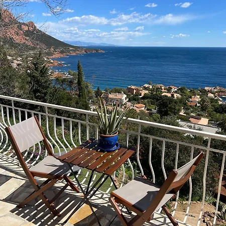 Boheme With Seaview & Private Garden, Antheor Apartment Saint-Raphaël