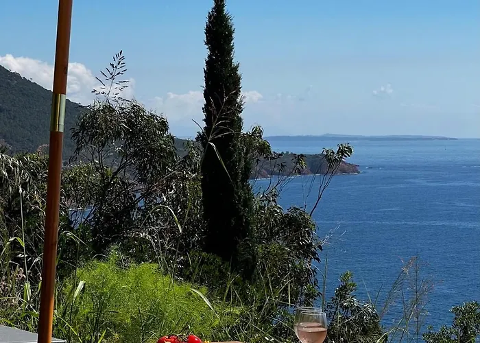 Boheme With Seaview & Private Garden, Antheor Apartment Saint-Raphaël