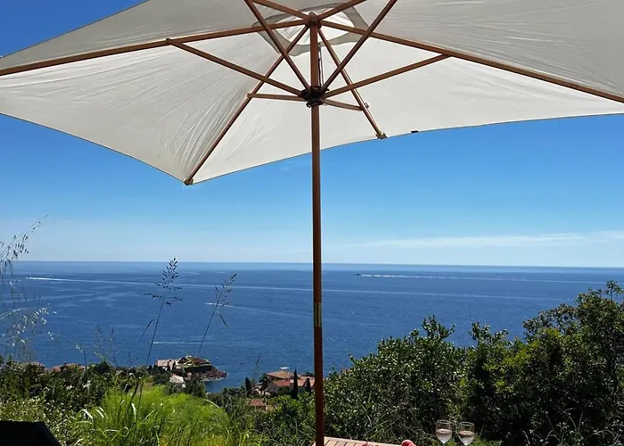 Boheme With Seaview & Private Garden, Antheor *